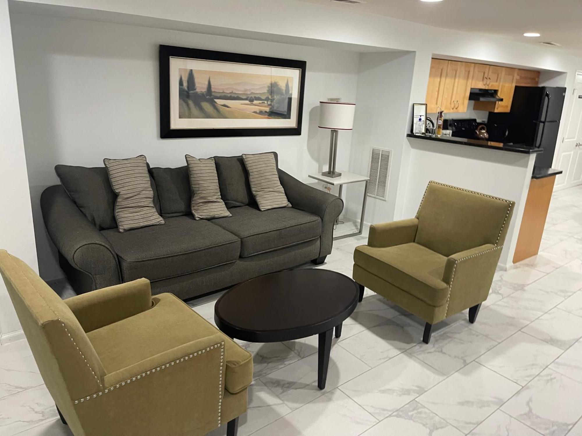 Lovely Remodeled 2bdrm Basement