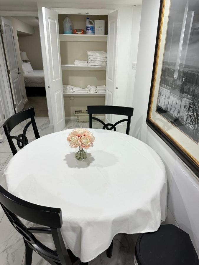 Lovely Remodeled 2bdrm Basement Appartement