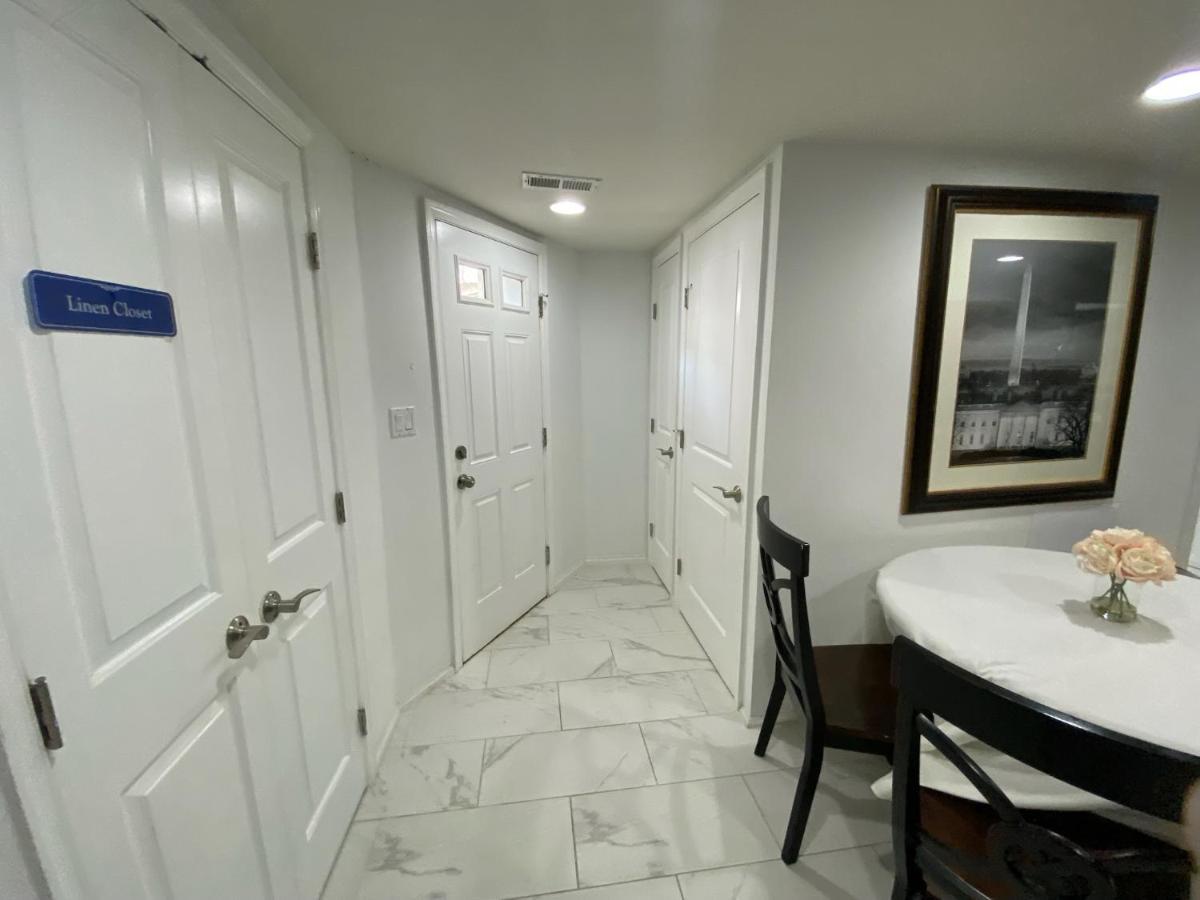 Lovely Remodeled 2bdrm Basement Appartement