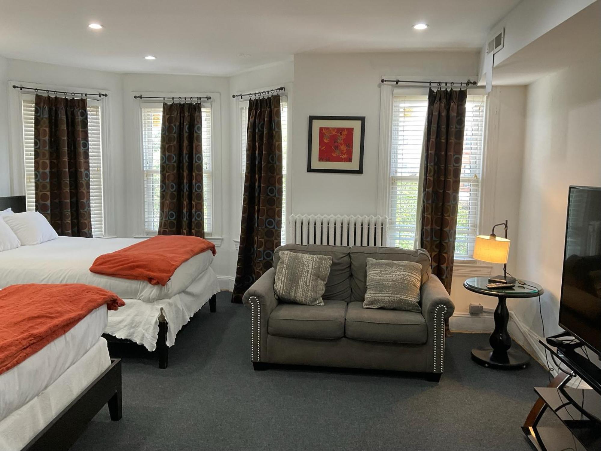 Lovely Remodeled 2bdrm Basement Appartement Washington